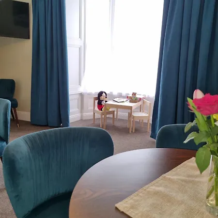 The Monkey Puzzle بيت ضيافة بونكلودي