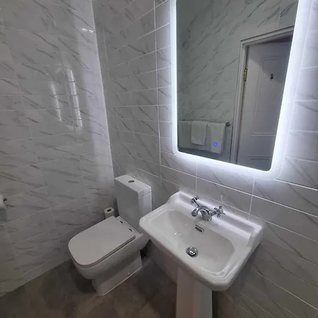 بيت ضيافة The Monkey Puzzle بونكلودي