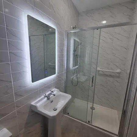 The Monkey Puzzle * بونكلودي