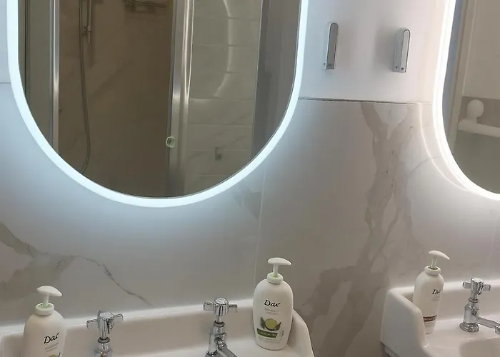 The Monkey Puzzle Гостевой дом *